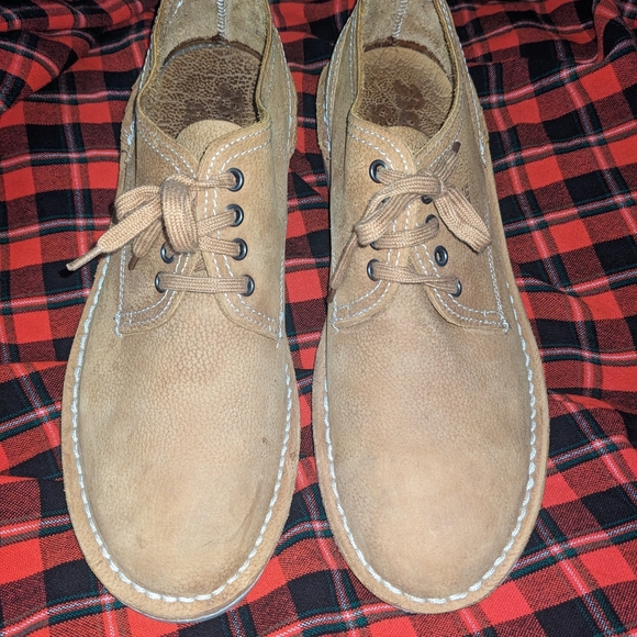 These are Safari boots, commons for safari tours in Kenya. They are all leather. - Picture 6 of 7